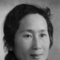 他扒开我的内裤把舌头放进去